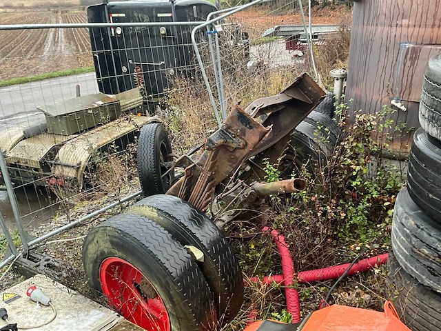 Bedford vrachtwagenmotor + 2x as met wielophanging - afbeelding 15 van  15