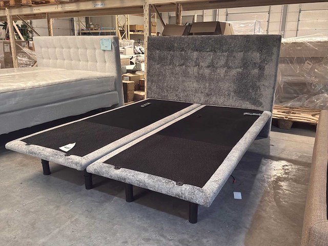 Bedframe met electrische bediening - afbeelding 1 van  4