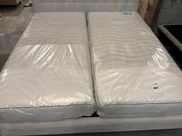 Bedframe met matras - afbeelding 2 van  4