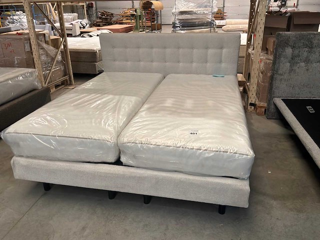 Bedframe met matras - afbeelding 1 van  4