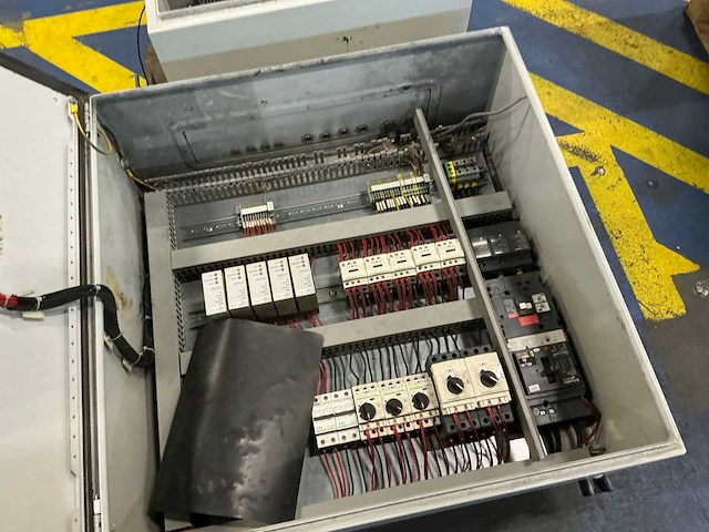 Bedieningskast met inhoud (2x) - afbeelding 5 van  8