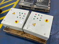 Bedieningskast met inhoud (2x) - afbeelding 1 van  7