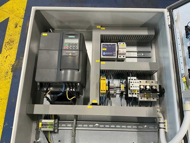 Bedieningskast met inhoud (2x) - afbeelding 5 van  7