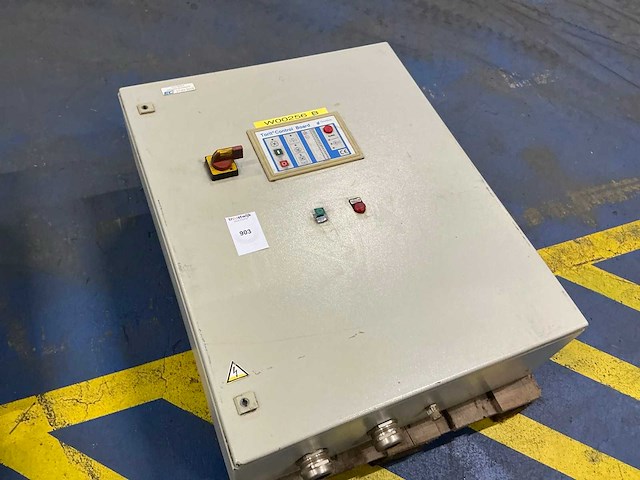 Bedieningskast met inhoud - afbeelding 1 van  5