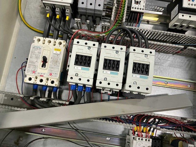 Bedieningskast met inhoud - afbeelding 3 van  5