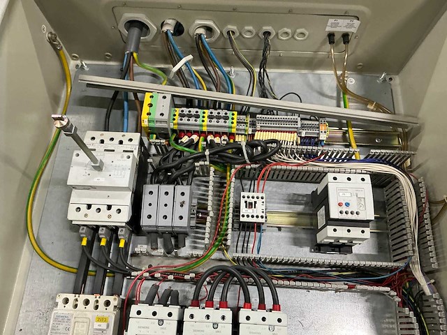 Bedieningskast met inhoud - afbeelding 4 van  5