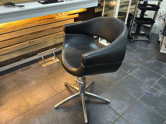 Bedora kapsalonstoel - afbeelding 3 van  17