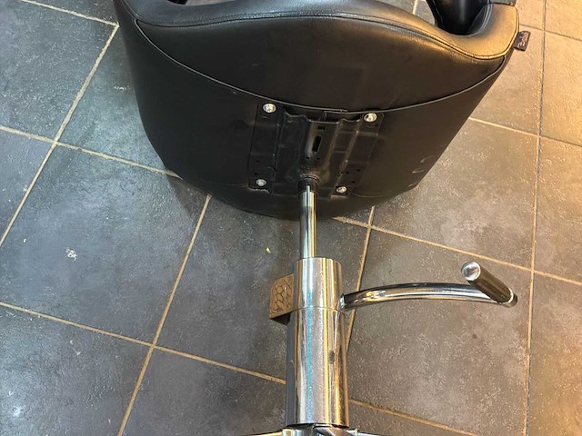 Bedora kapsalonstoel - afbeelding 7 van  17