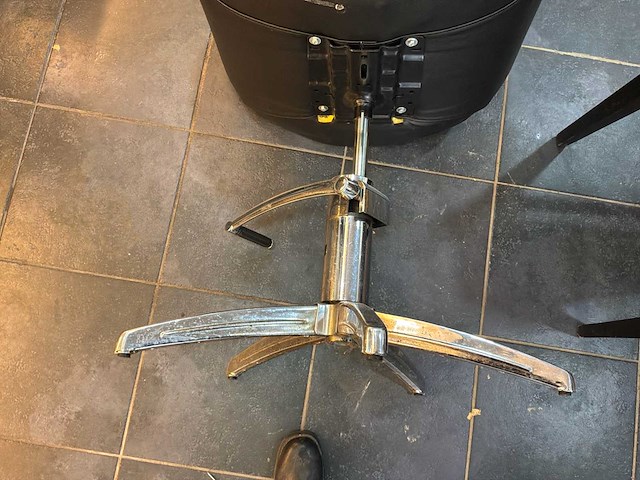 Bedora kapsalonstoel - afbeelding 17 van  17