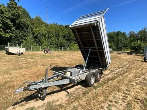 Bedrijfsvoertuigen en vrachtwagens