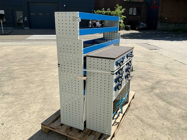 Bedrijfswagen inrichting nieuw - afbeelding 3 van  7