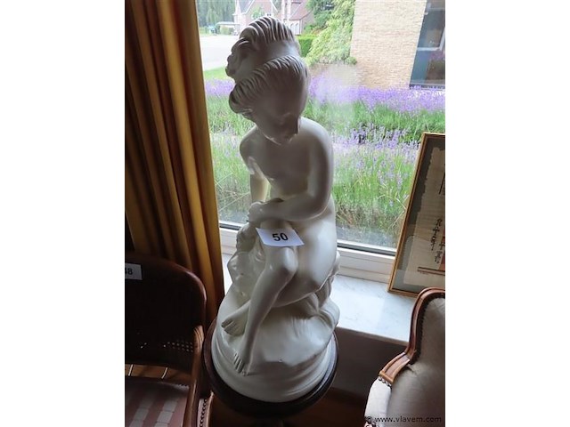 Beeld dame h60 diam 25cm - afbeelding 1 van  3