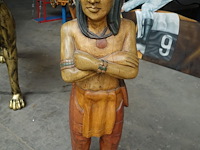 Beeld in hout indiaan