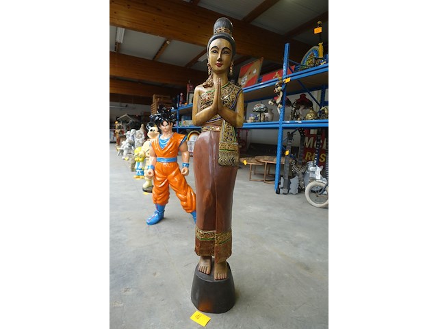 Beeld in hout thais swadee - afbeelding 1 van  7