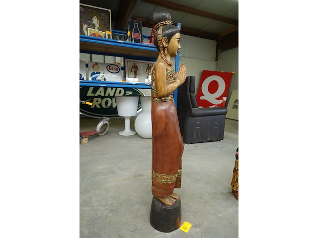 Beeld in hout thais swadee - afbeelding 2 van  7