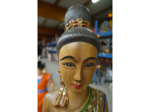 Beeld in hout thais swadee - afbeelding 7 van  7