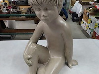 Beeld jongen keramiek h45cm - afbeelding 1 van  4