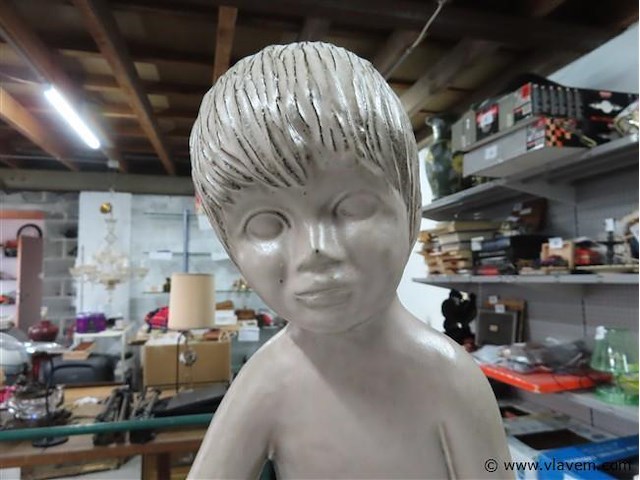 Beeld jongen keramiek h45cm - afbeelding 2 van  4