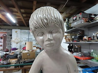 Beeld jongen keramiek h45cm - afbeelding 2 van  4