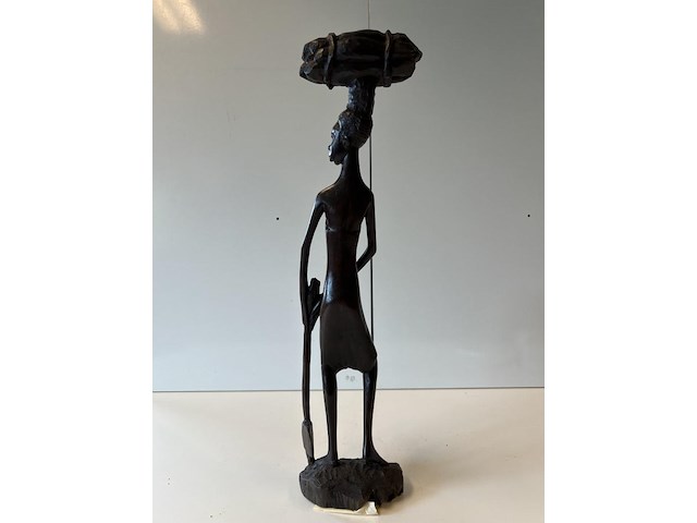 Beeld met bijl - afbeelding 3 van  4