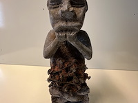 Beeld met handen in de mond - afbeelding 1 van  4