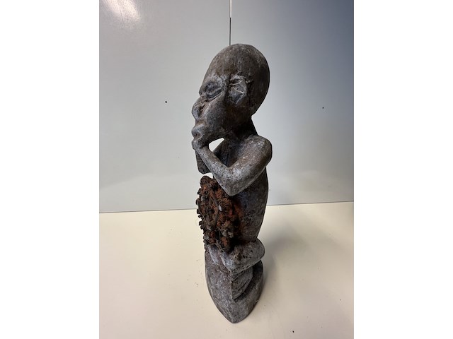 Beeld met handen in de mond - afbeelding 2 van  4