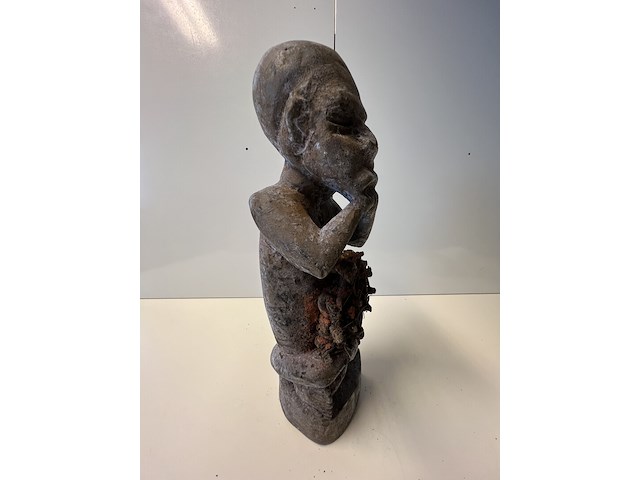 Beeld met handen in de mond - afbeelding 3 van  4