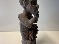 Beeld met handen in de mond - afbeelding 3 van  4