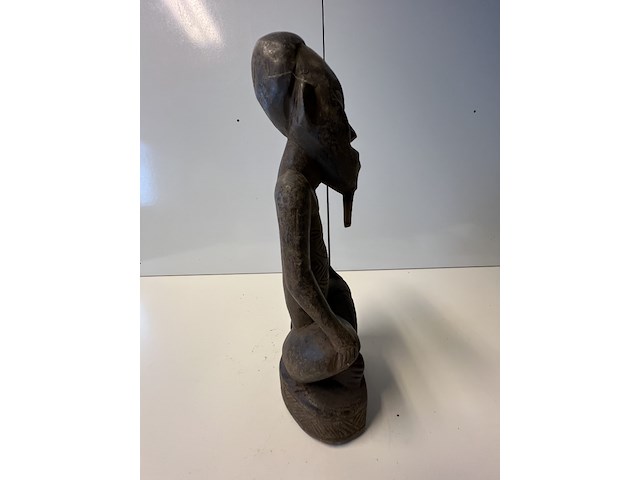 Beeld met kap in - afbeelding 4 van  5