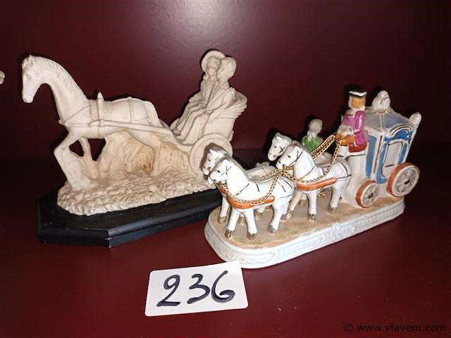 Beeld paard en koets. 2 stuks - afbeelding 1 van  3