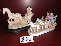 Beeld paard en koets. 2 stuks - afbeelding 1 van  3