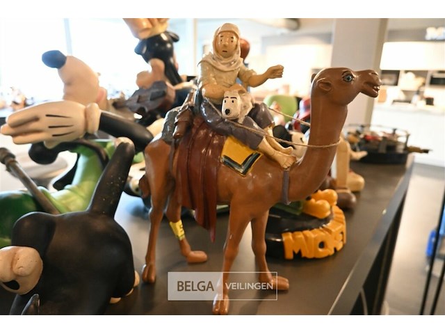 Beeld van kuifje en bobby - afbeelding 1 van  3