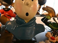 Beeld van kuifje in "de blauwe lotus" - afbeelding 1 van  2