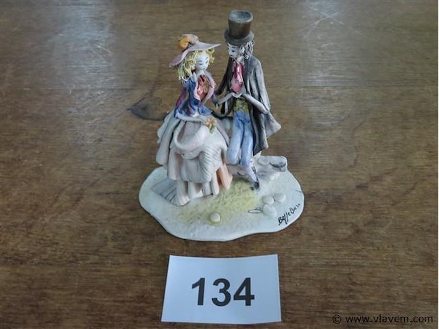 Beeldje 12x8cm, h13cm - afbeelding 1 van  3