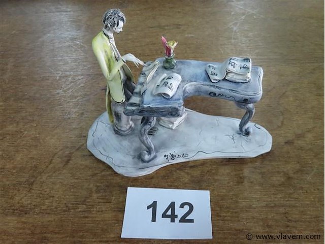 Beeldje 18x10cm, h13cm - afbeelding 1 van  3