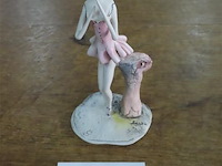 Beeldje 6x7cm, h16cm - afbeelding 1 van  3