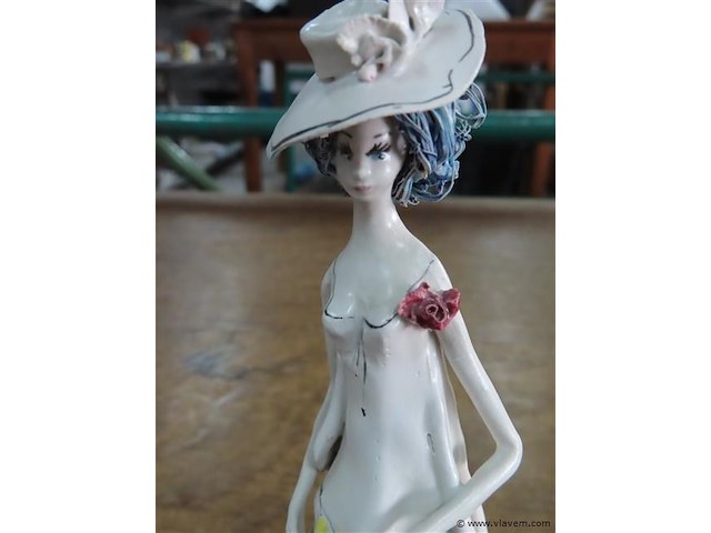 Beeldje 8x8cm, h17cm - afbeelding 2 van  3