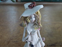 Beeldje 9x8,5cm, h16cm - afbeelding 2 van  3