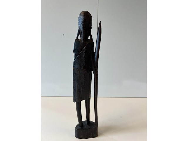 Beeldje met speer - afbeelding 2 van  3