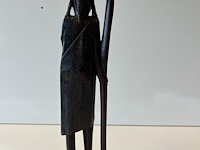 Beeldje met speer - afbeelding 2 van  3