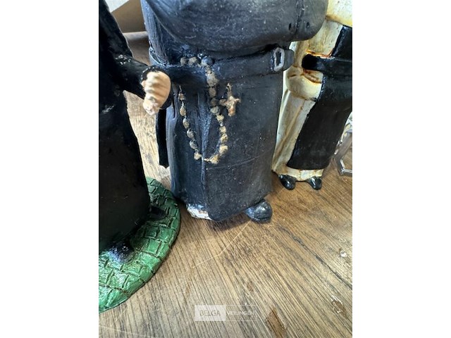 Beeldje “pastoor en non” - afbeelding 3 van  3