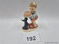 Begging his share - afbeelding 1 van  3