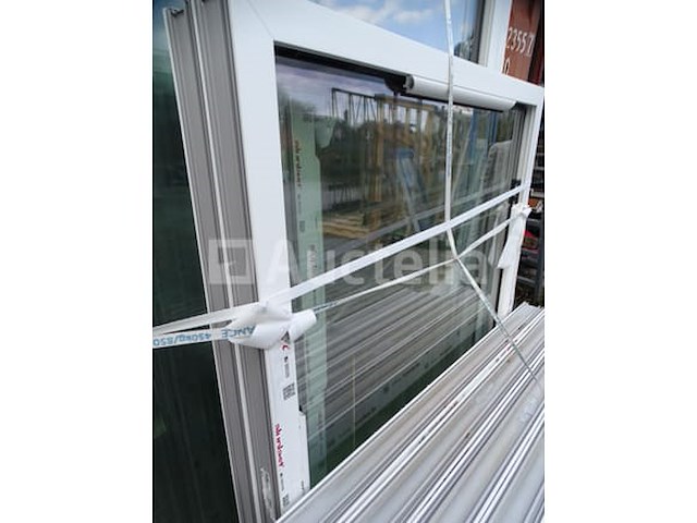 Beglazing in transportframes - afbeelding 1 van  1