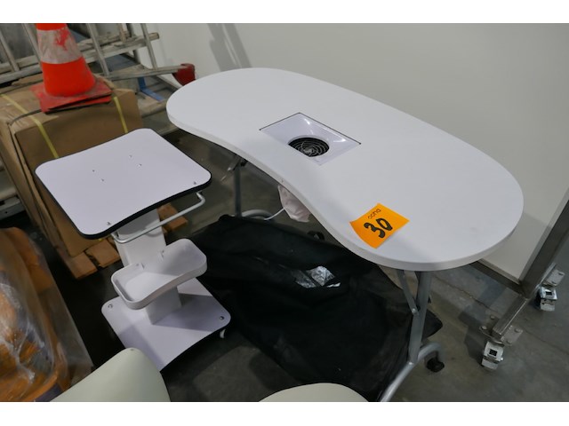 Behandelingstrolley + manicure tafel met afzuiging - afbeelding 1 van  5