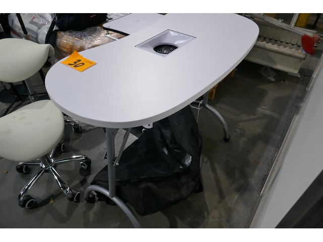 Behandelingstrolley + manicure tafel met afzuiging - afbeelding 2 van  5
