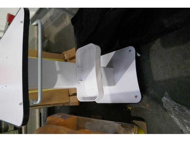 Behandelingstrolley + manicure tafel met afzuiging - afbeelding 5 van  5