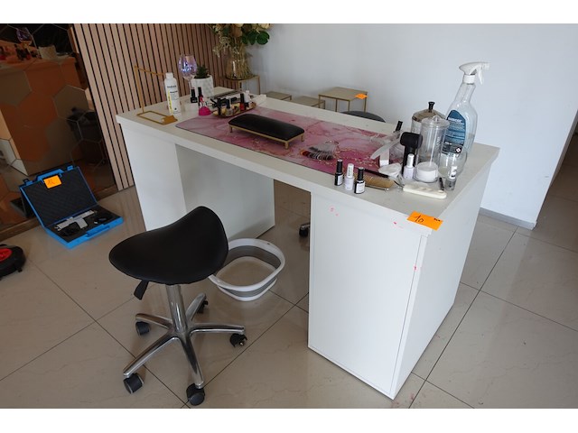 Behandeltafel & 2x stoel - afbeelding 1 van  12