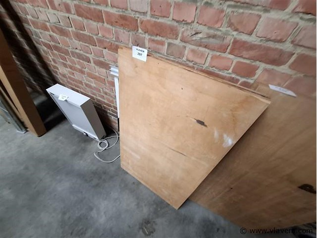 Behangerstafel - afbeelding 1 van  1