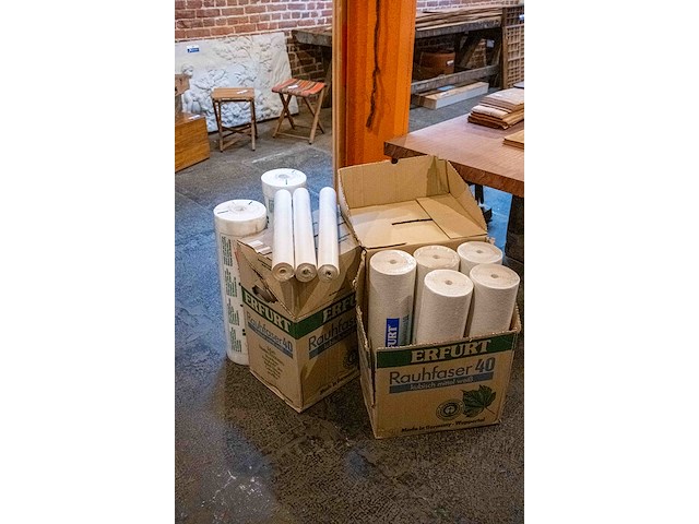 Behangpapier 11 grote, 3 kleine, 2 isomo rollen - afbeelding 1 van  3