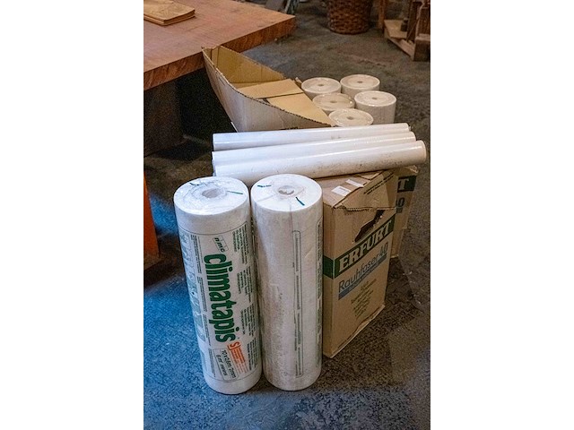 Behangpapier 11 grote, 3 kleine, 2 isomo rollen - afbeelding 2 van  3